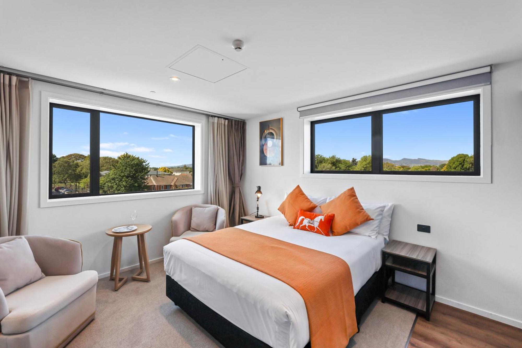 Golden Hotel Christchurch Exterior photo
