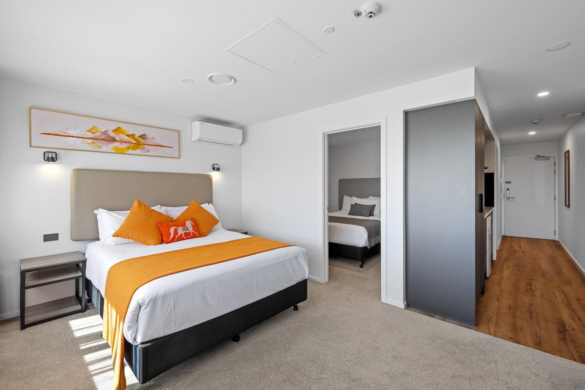 Golden Hotel Christchurch Exterior photo